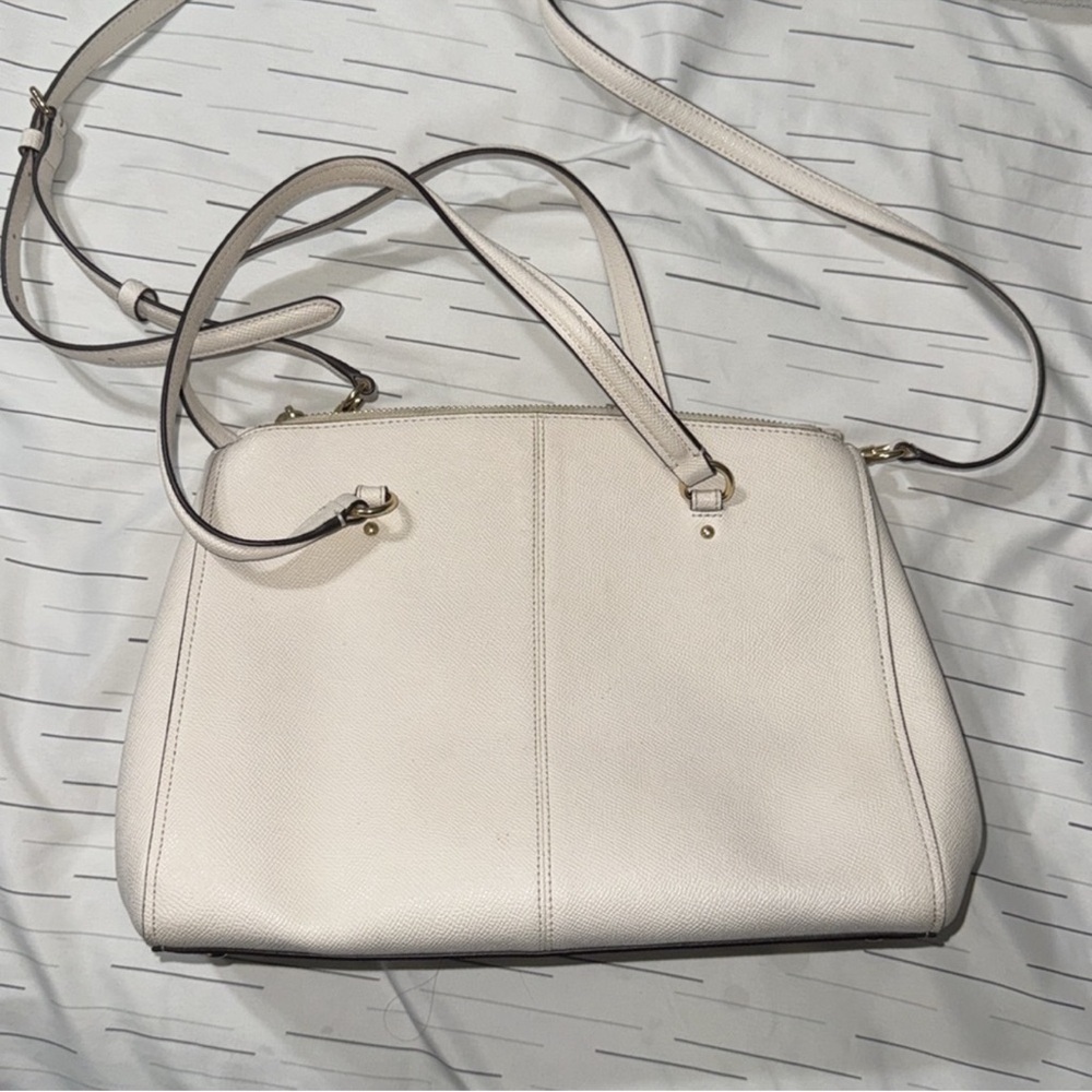 COACH PURSE IN BONE COLOR WITH GOLD - Picture 2 of 13